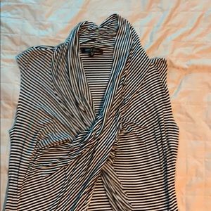 🦋 3 for $10 Blouse